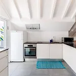 Pn48 Brith Over Roof, 120m2 Close From And Restaurant * Cascais