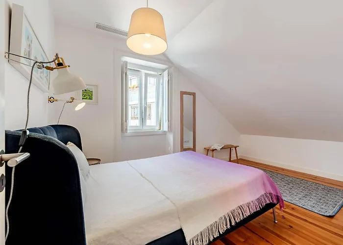 Pn48 Brith Over Roof, 120m2 Close From And Restaurant Apartment Cascais