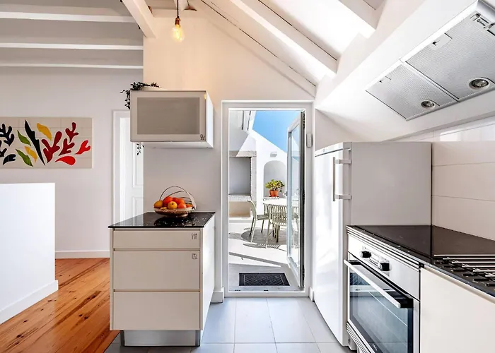 Pn48 Brith Over Roof, 120m2 Close From And Restaurant * Cascais