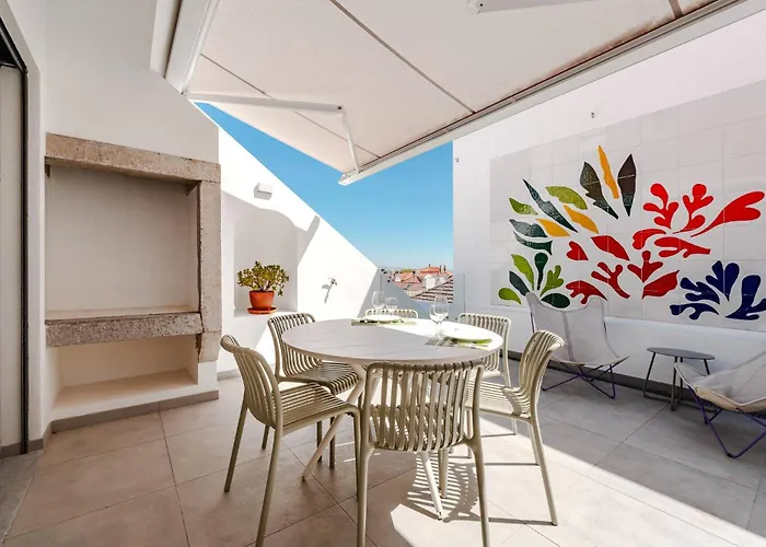 Pn48 Brith Over Roof, 120m2 Close From And Restaurant * Cascais