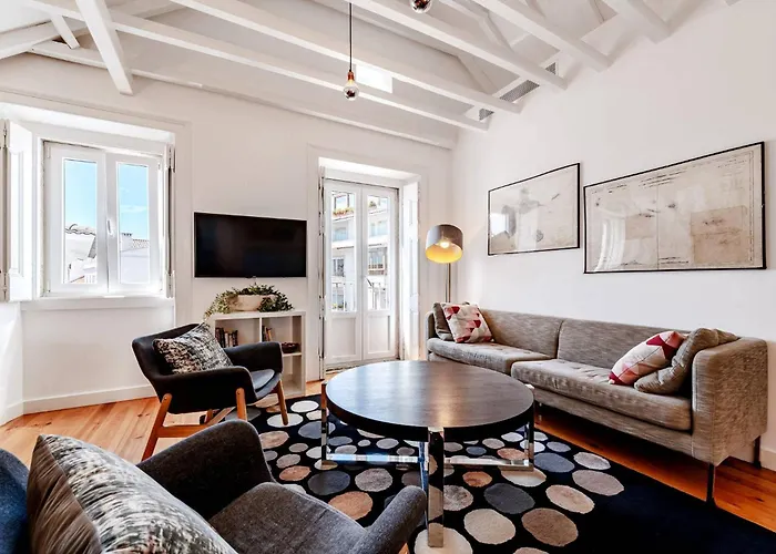 Pn48 Brith Over Roof, 120m2 Close From And Restaurant * Cascais