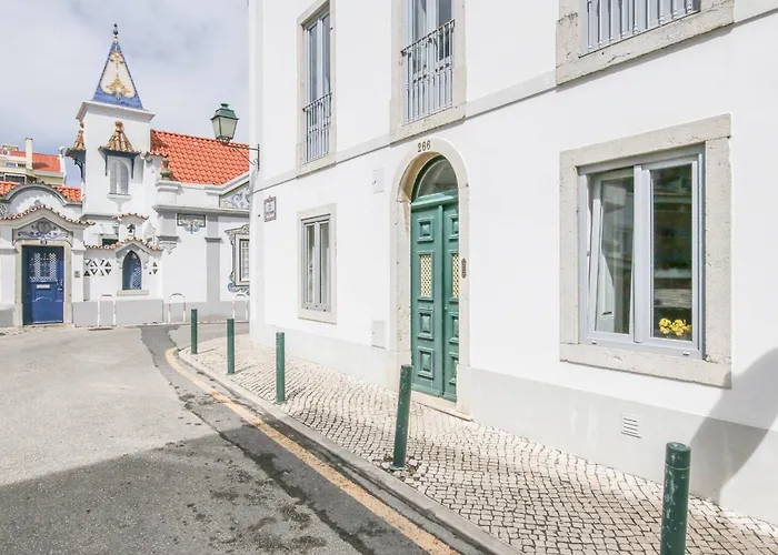 Pn48 Brith Over Roof, 120m2 Close From And Restaurant Apartment Cascais